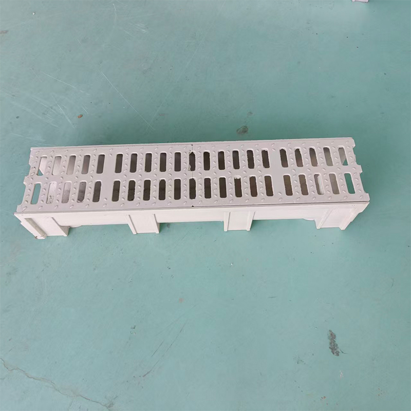 진입로 설치 시 배수 채널이 표면 배수보다 나은가요?